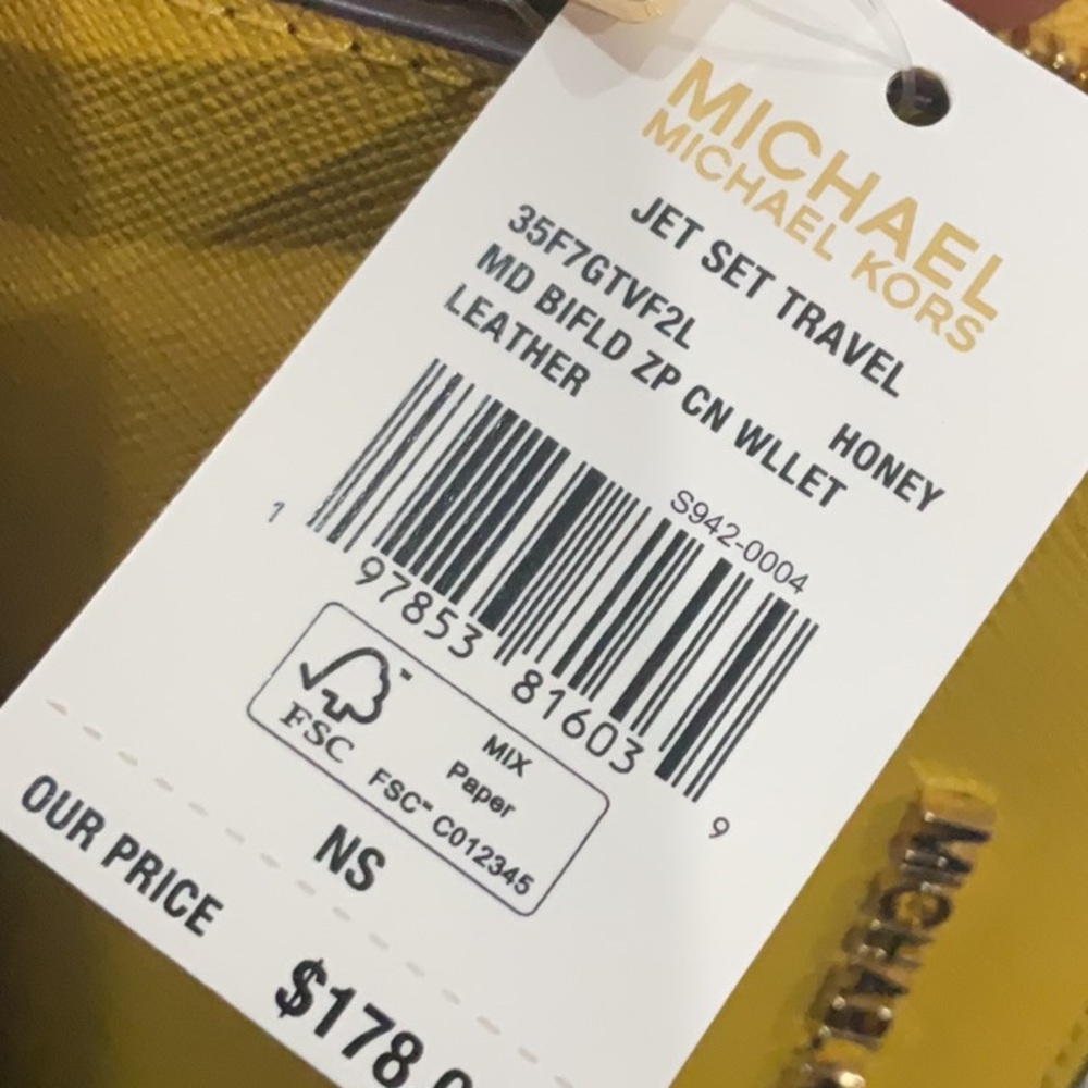 Michael Kors Yellow Gold Wallet NWT - Picture 13 of 13